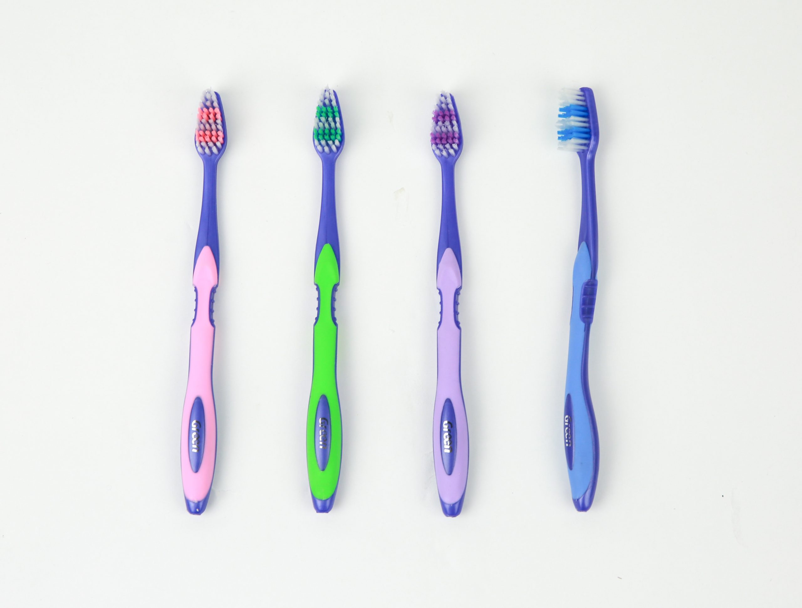 Adult toothbrush Model 3019