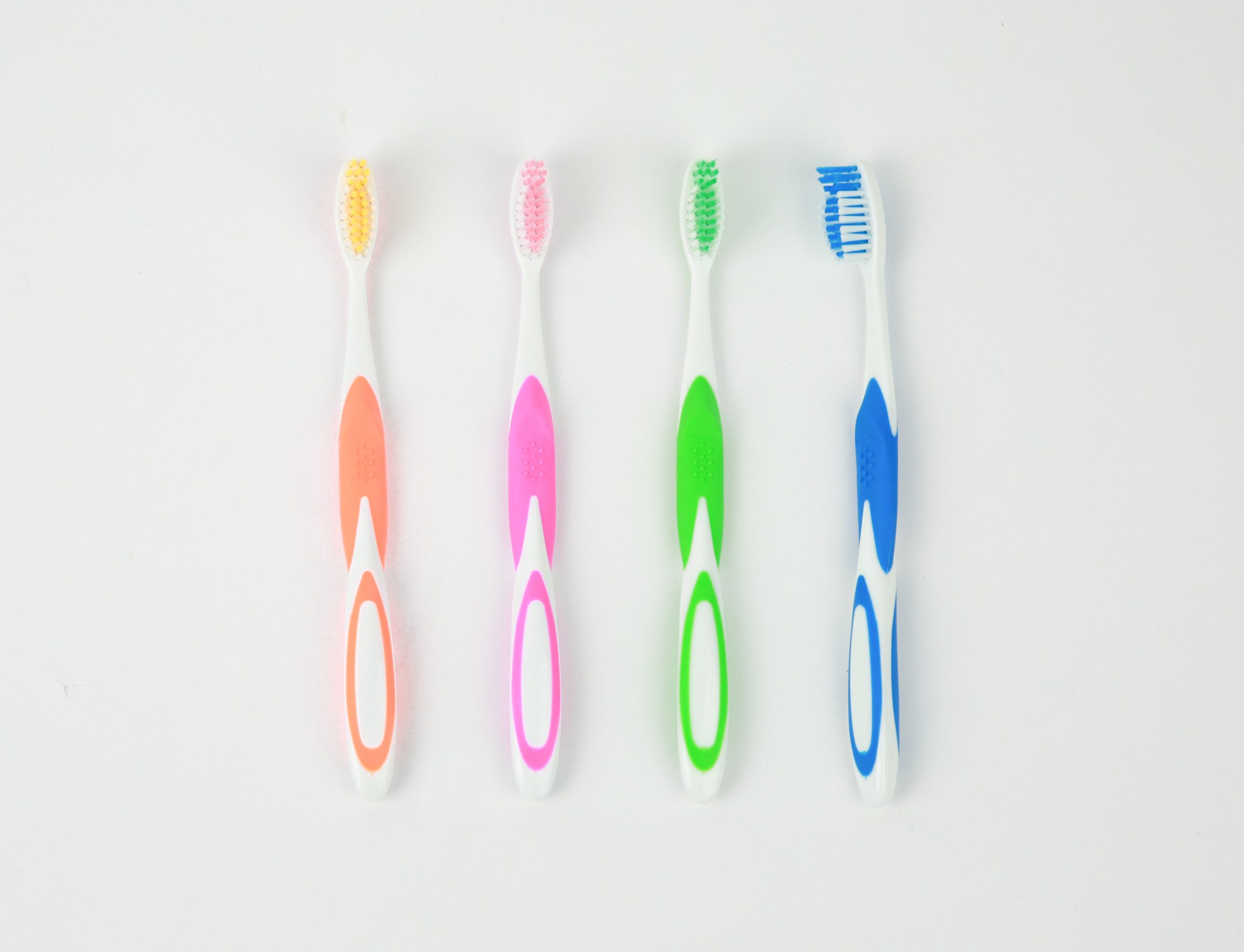 Adult toothbrush Model 3026