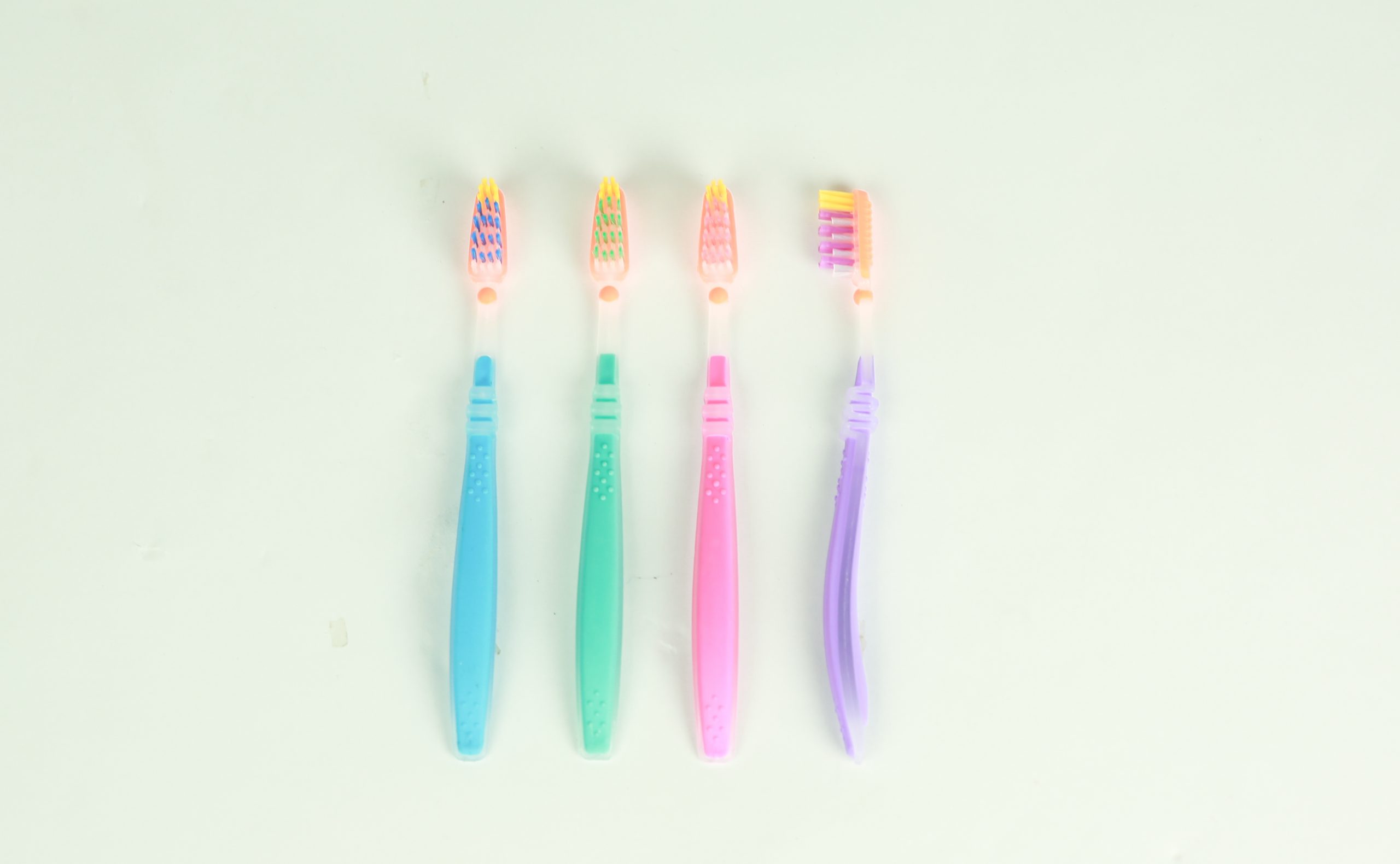 Adult toothbrush Model 3035