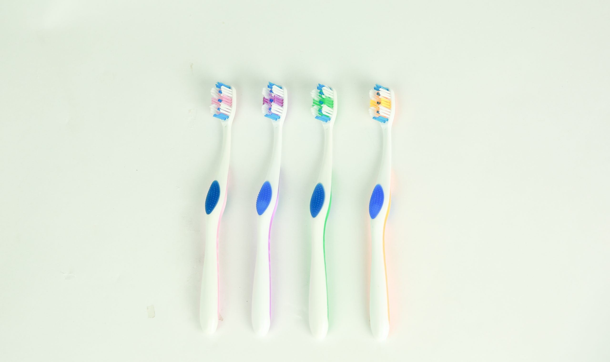 Adult toothbrush Model 5008