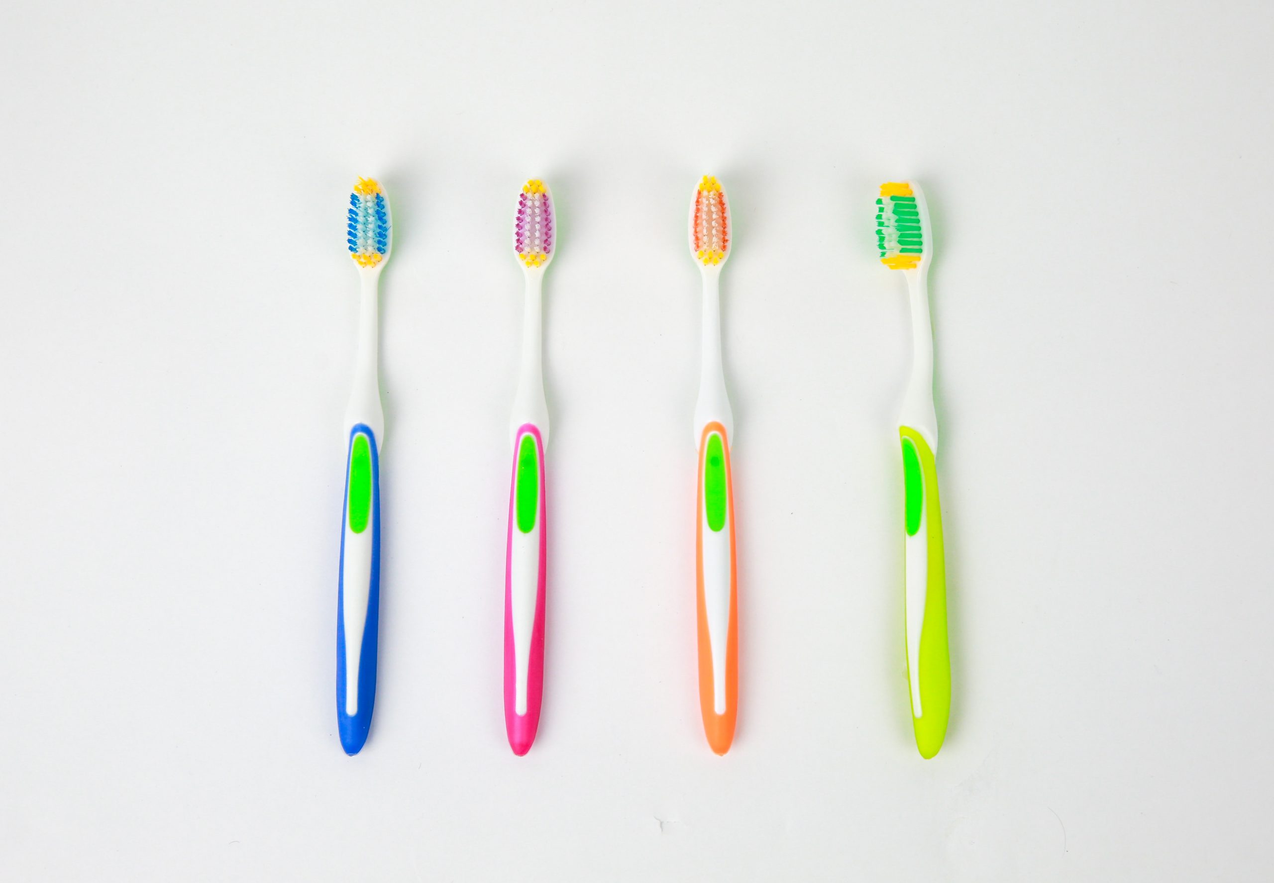 Adult toothbrush Model 6002