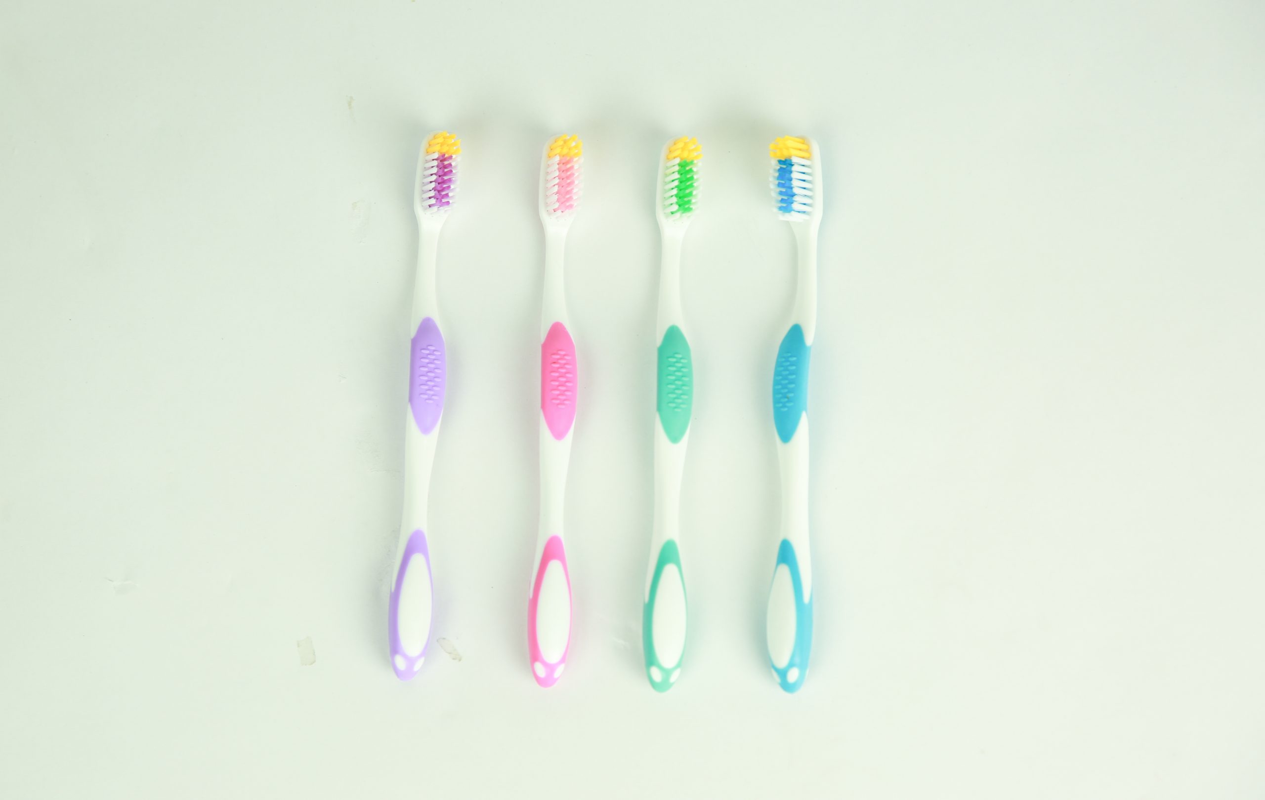 Adult toothbrush Model 6004