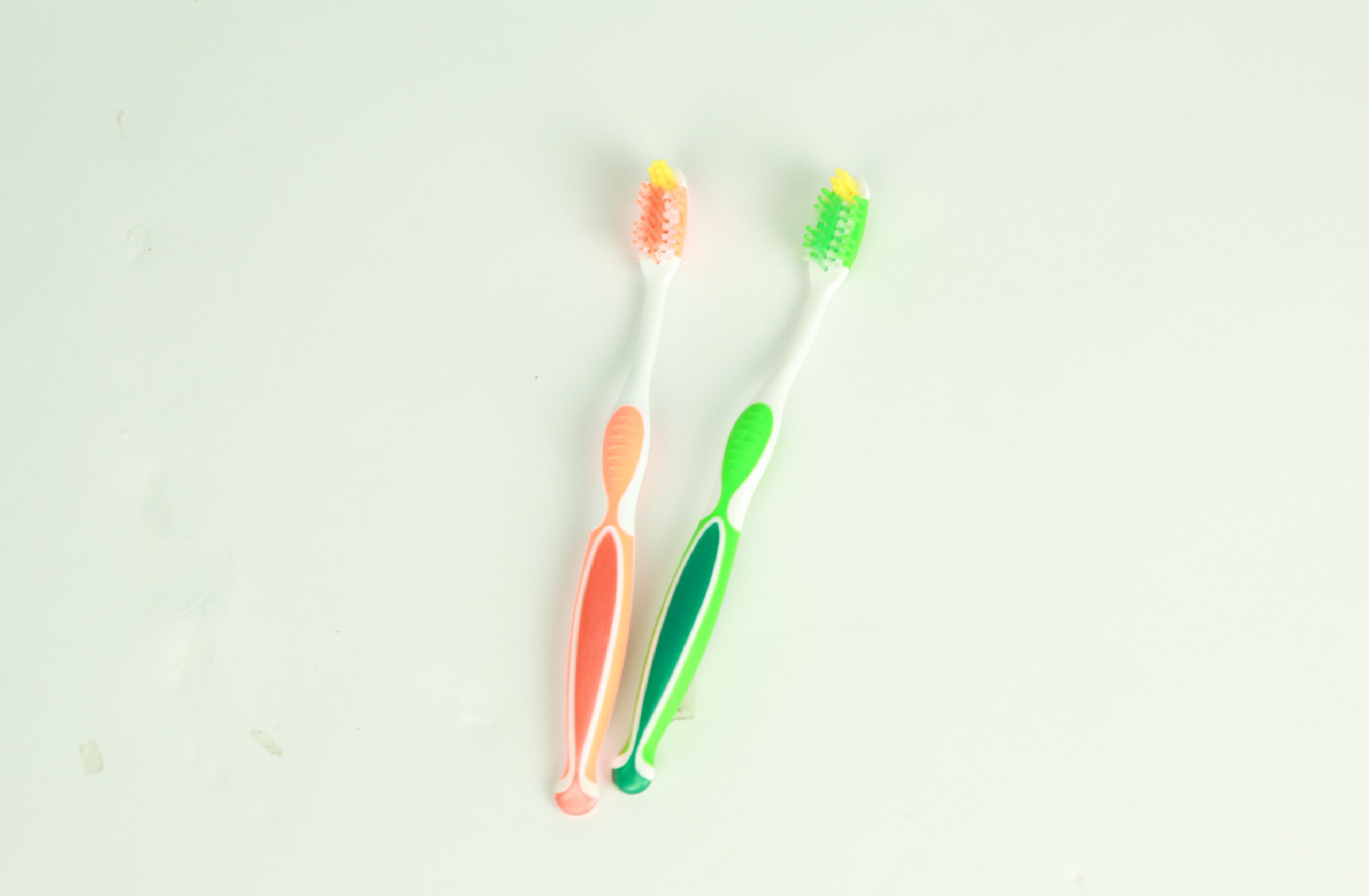 Adult toothbrush Model 6006