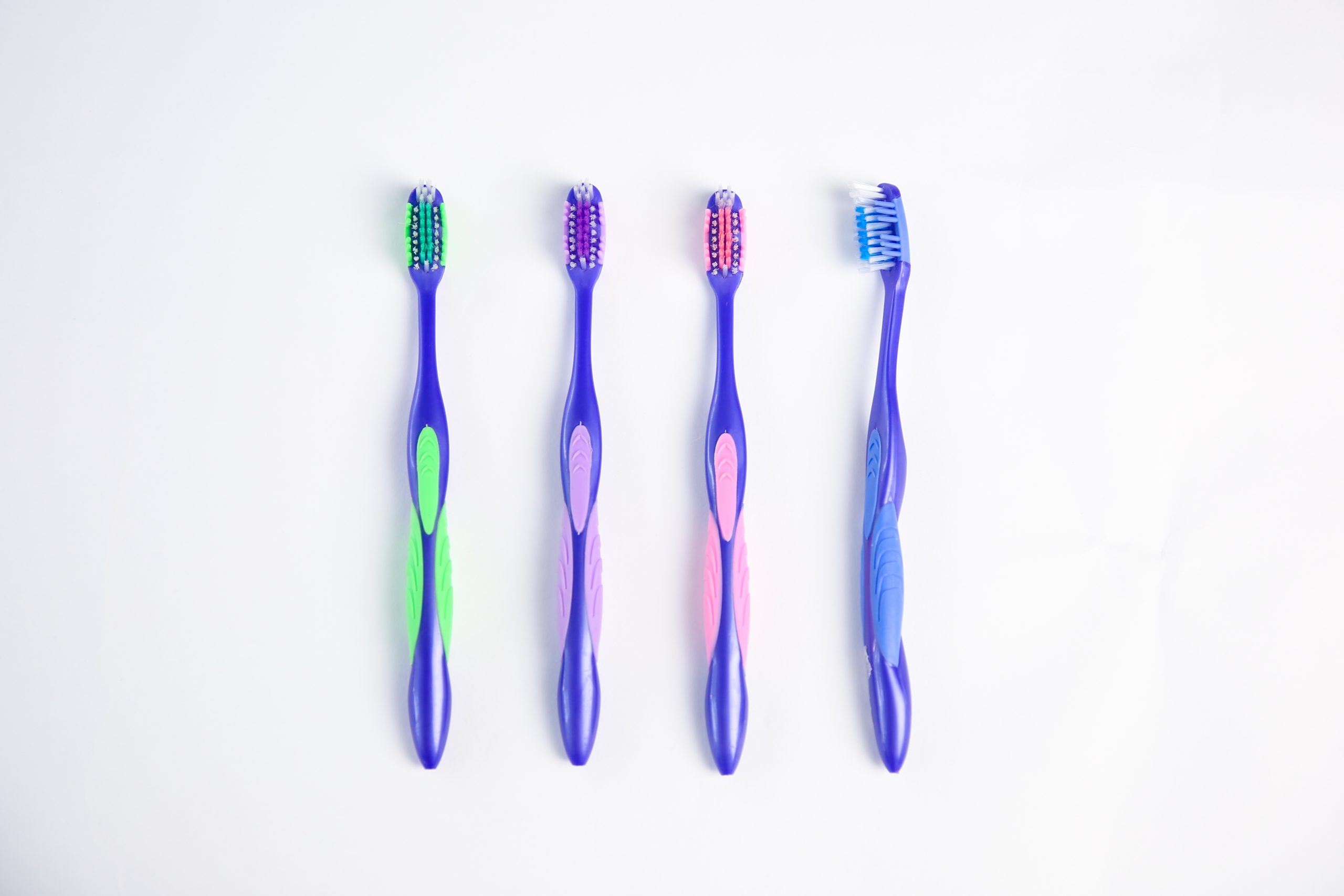 Adult toothbrush Model 6009