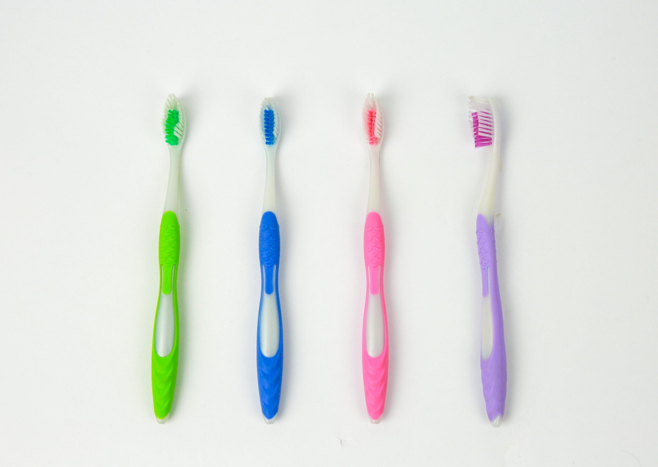 Adult toothbrush Model 6011