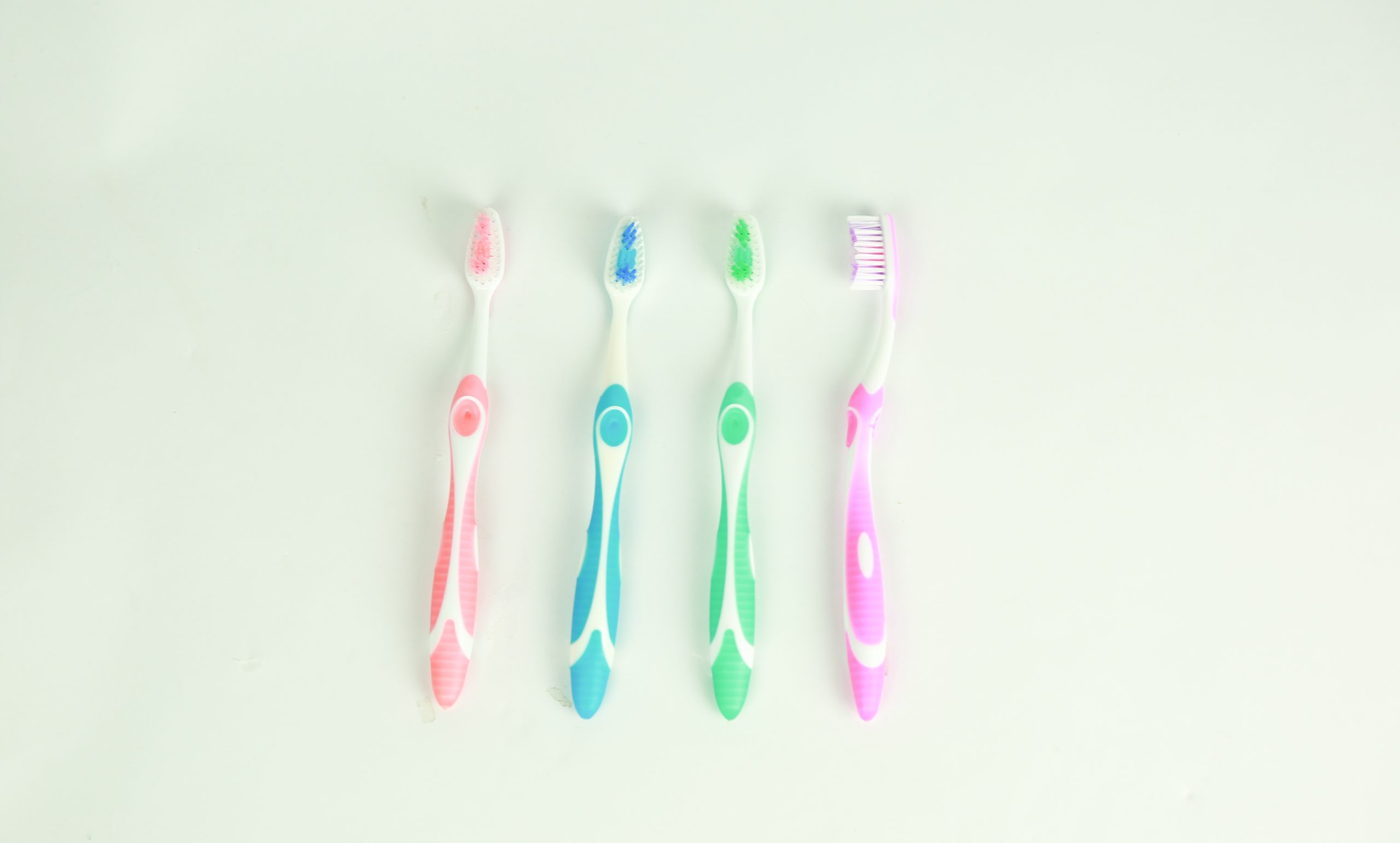 Adult toothbrush Model 6020