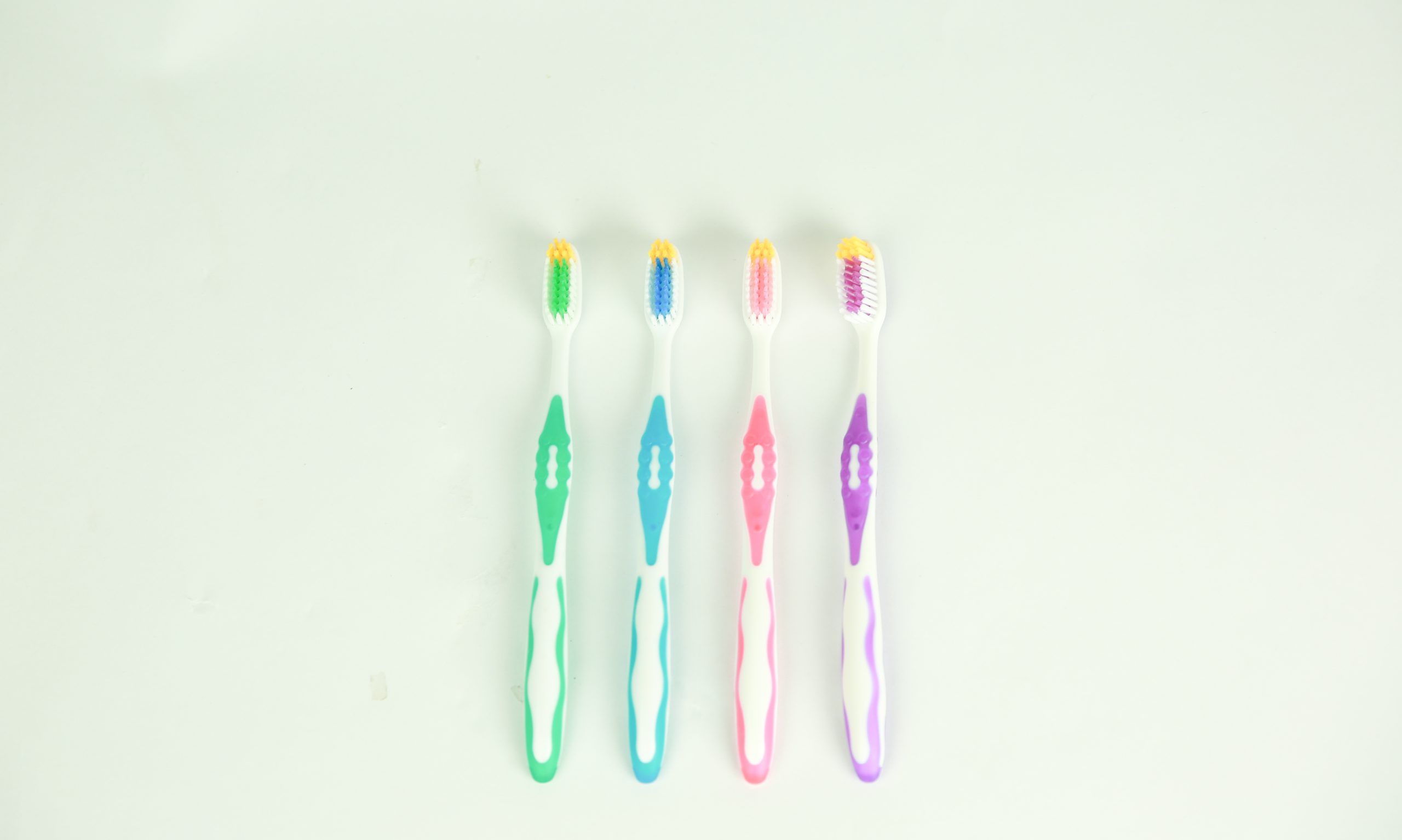 Adult toothbrush Model 6022