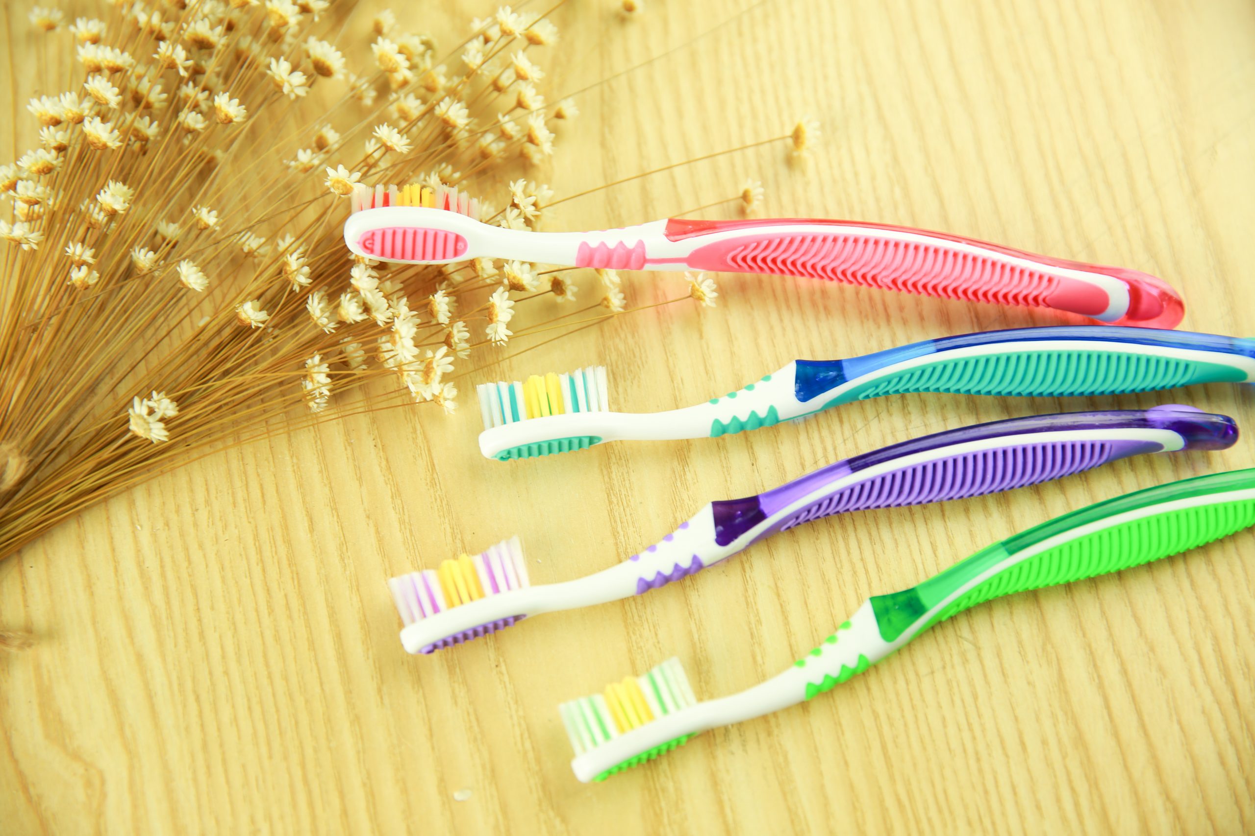 Adult toothbrush Model 6023