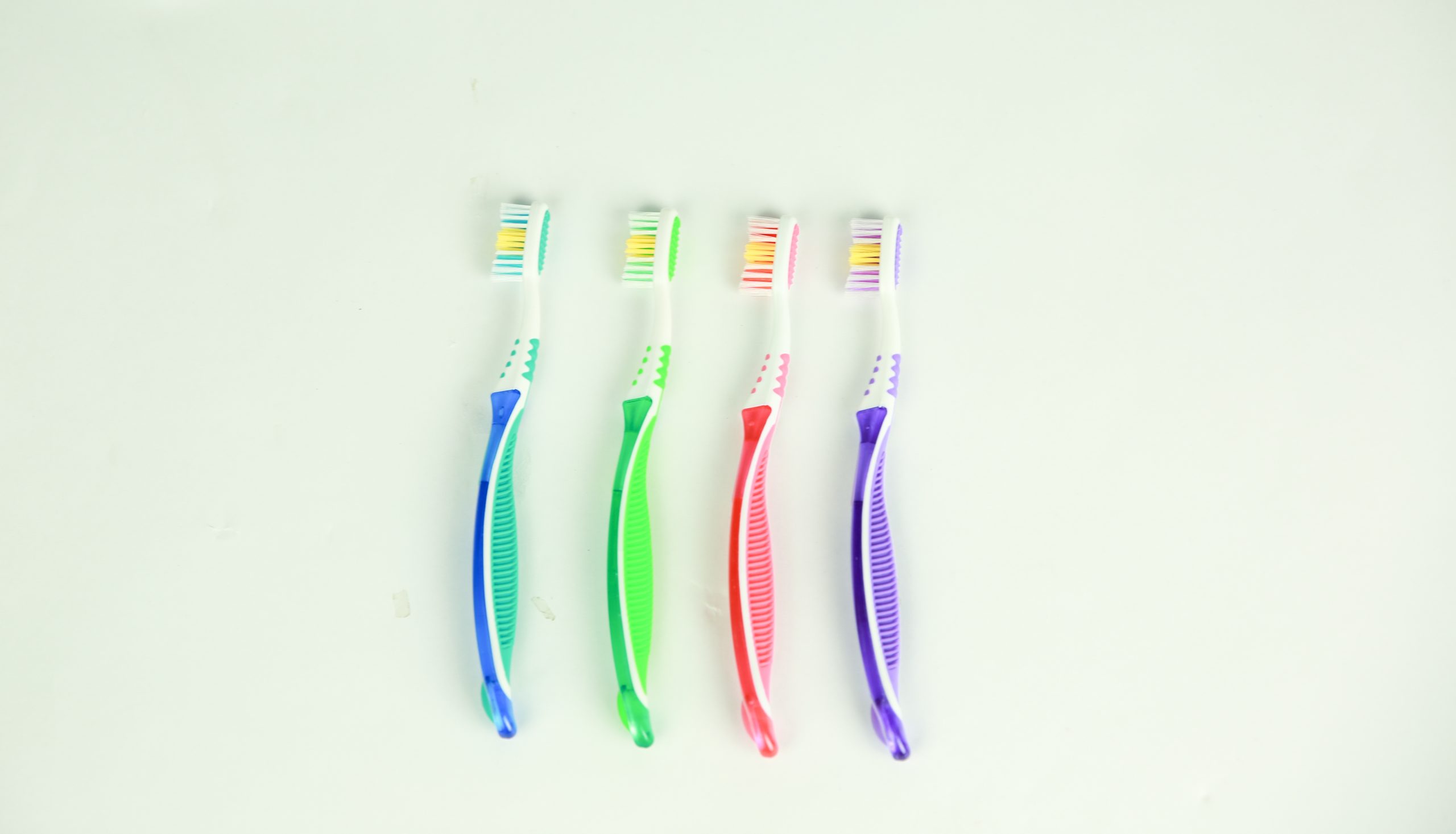 Adult toothbrush Model 6023