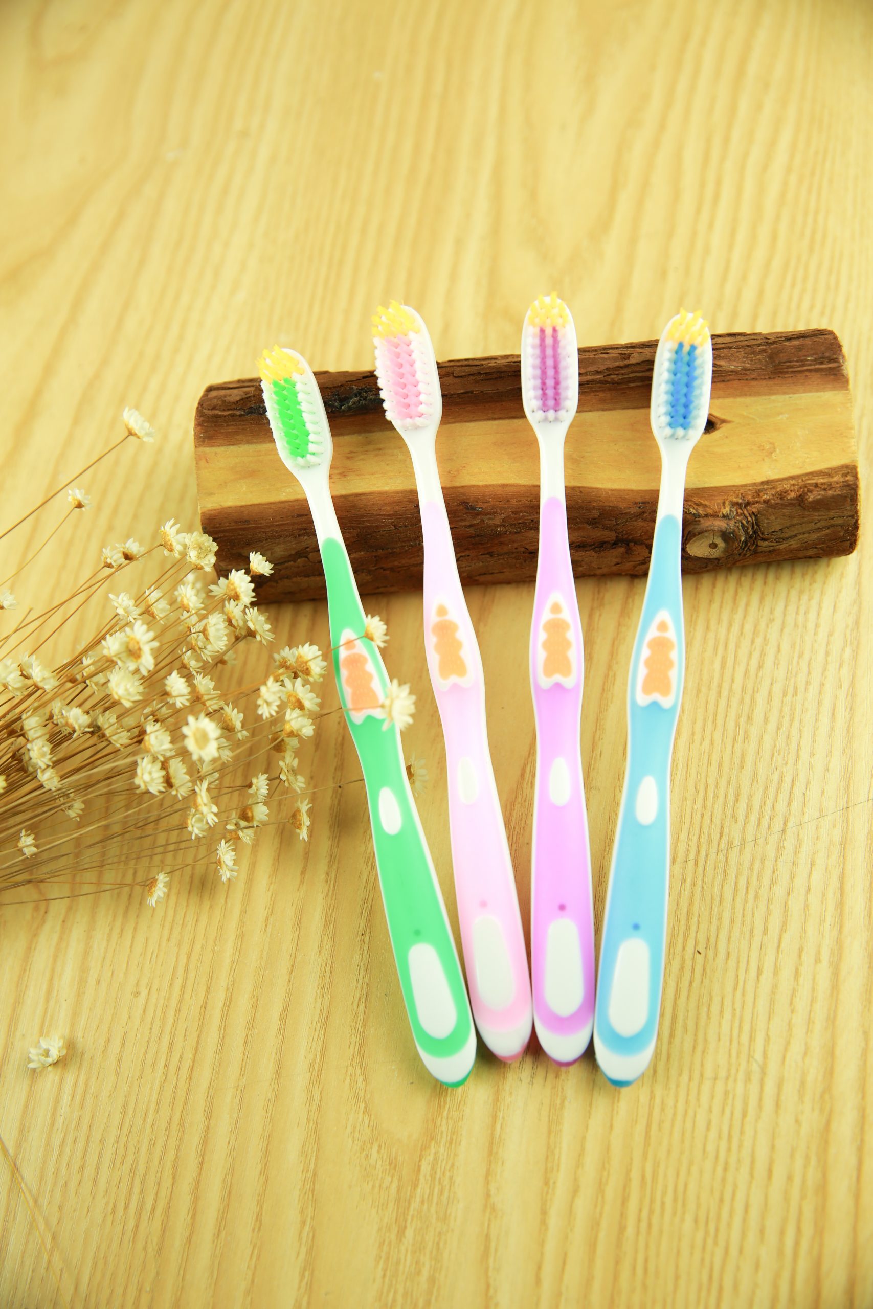 Adult toothbrush Model 6031