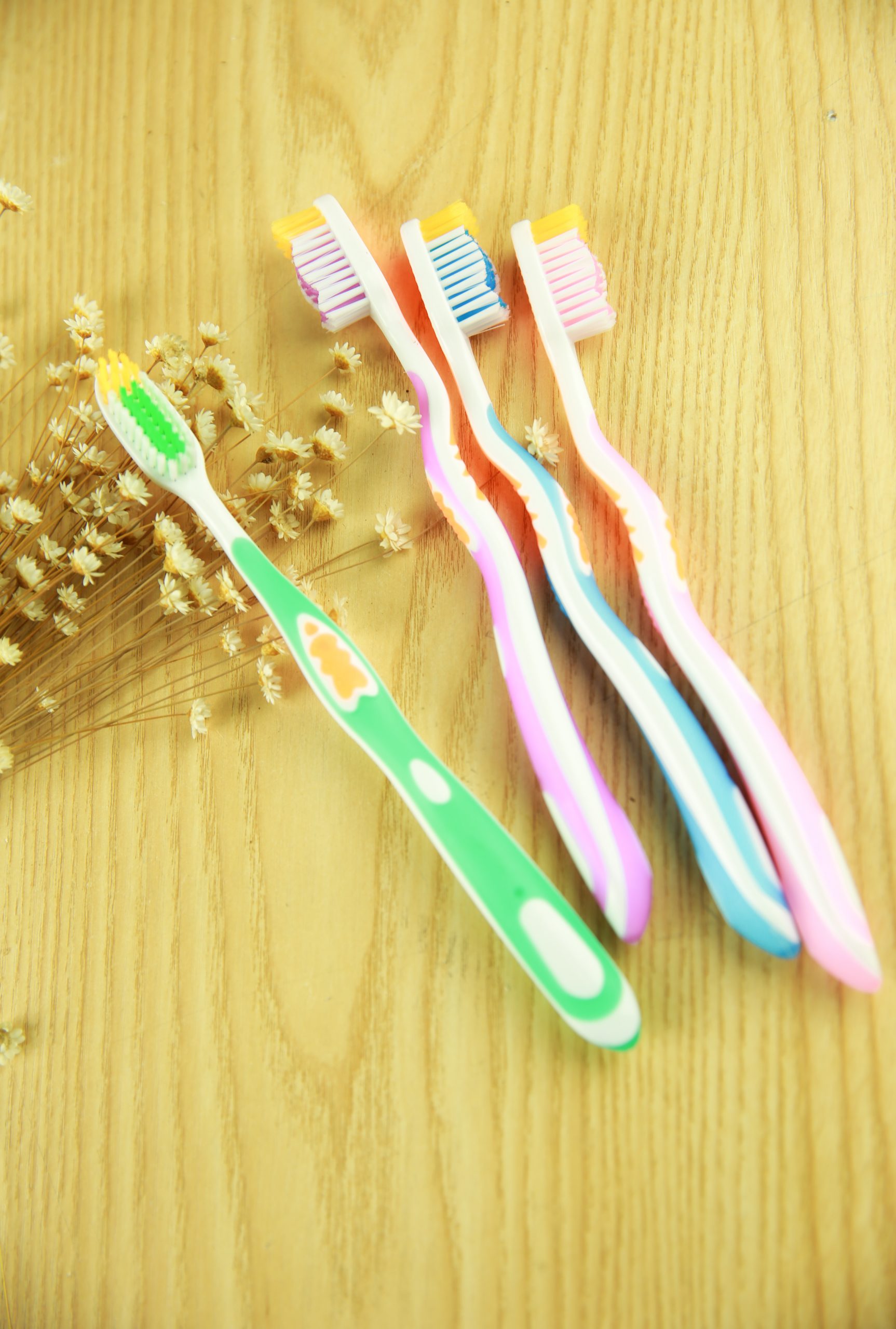 Adult toothbrush Model 6031