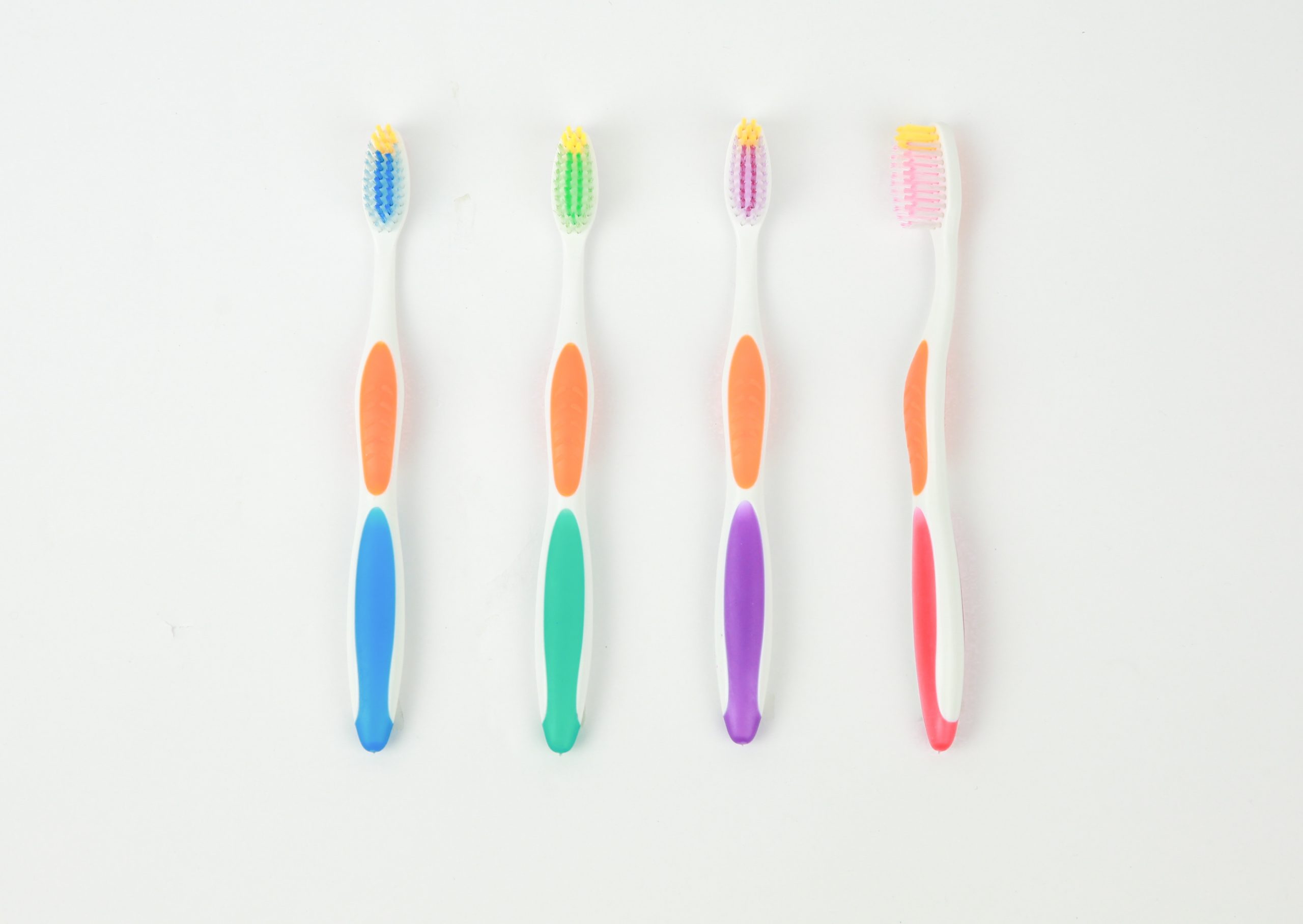 Adult toothbrush Model 7006