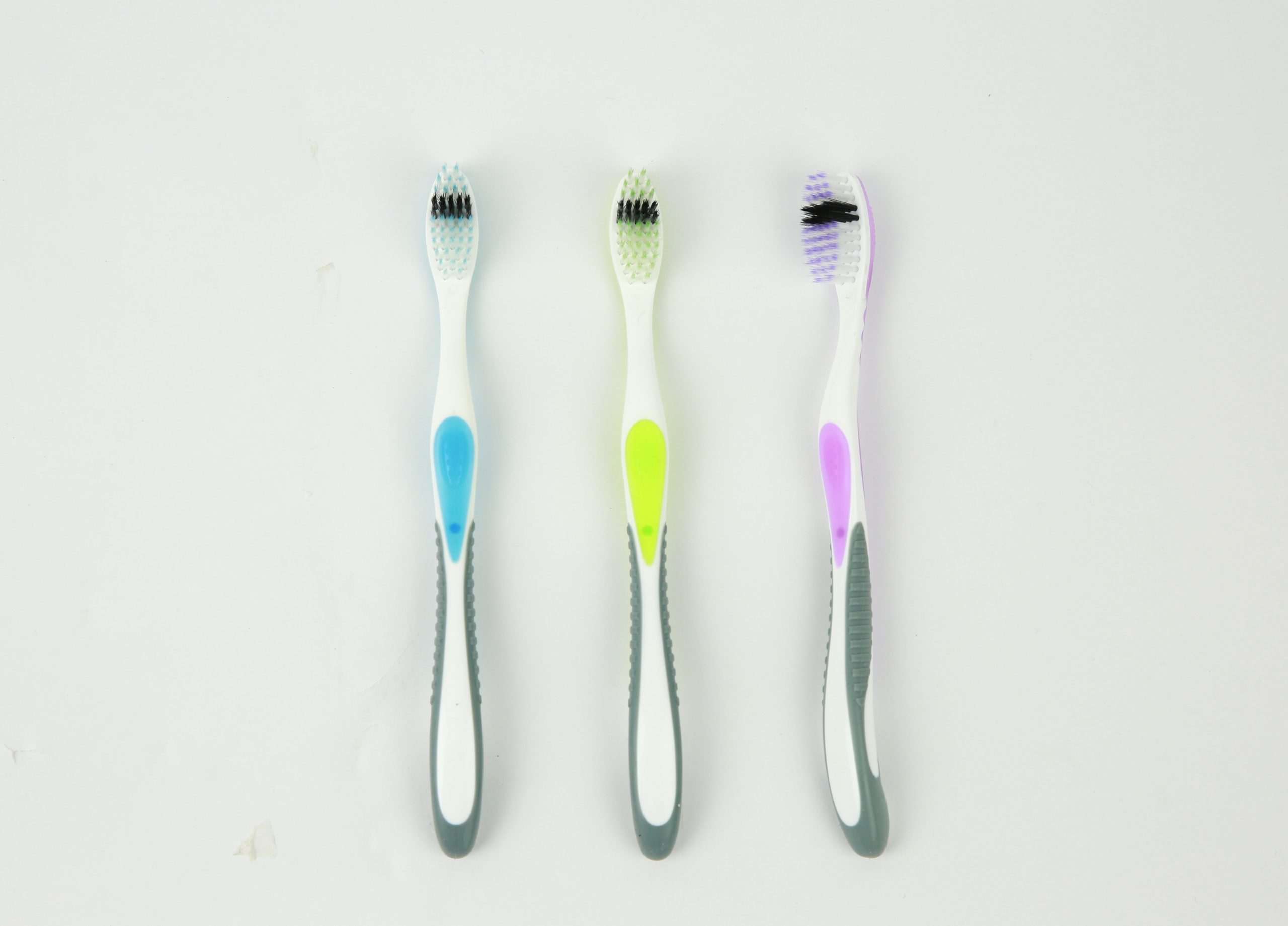 Adult toothbrush Model 3033