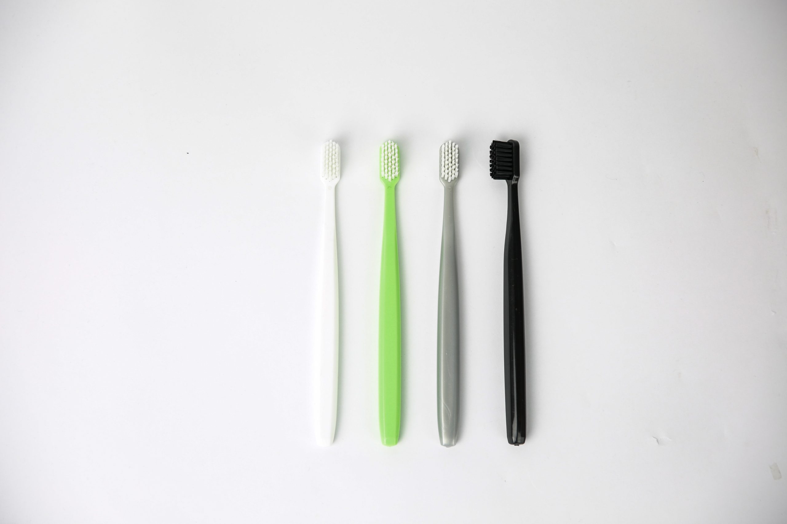 Adult toothbrush Model F8014