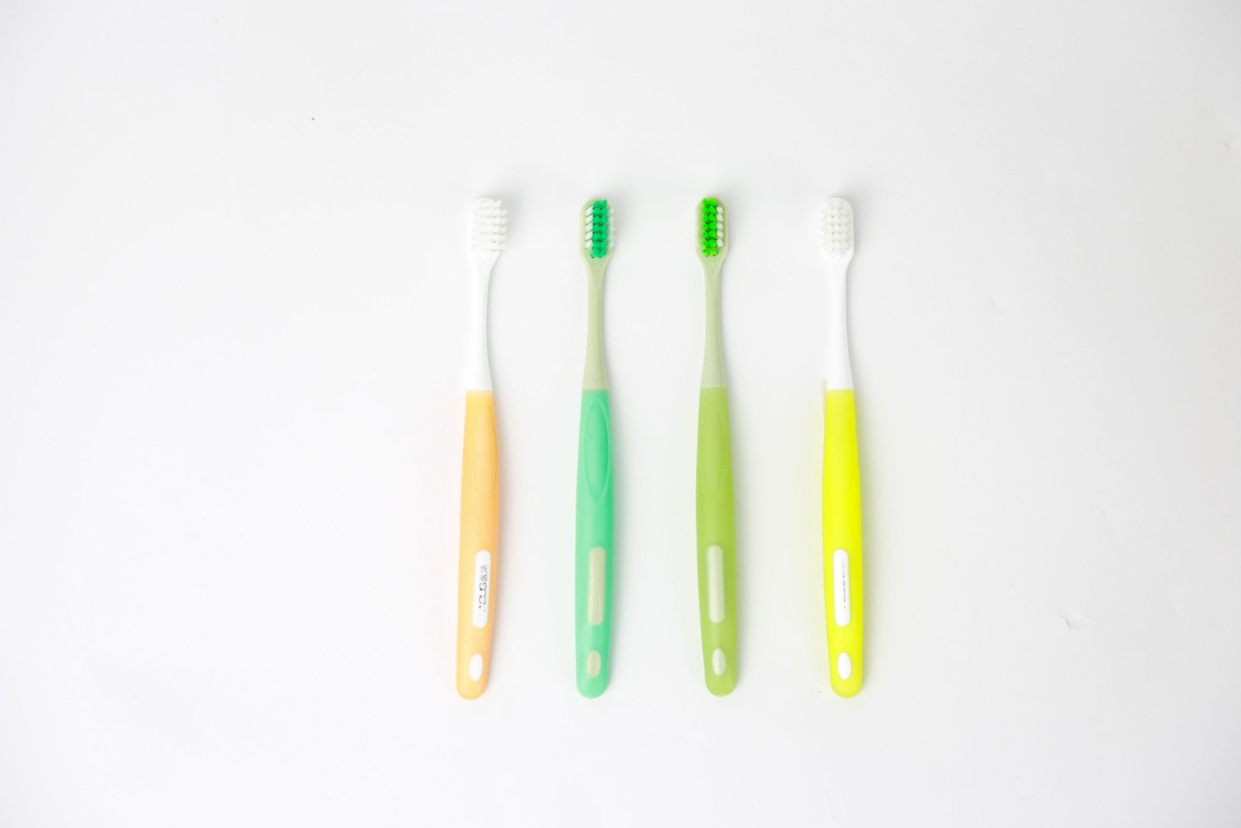 Adult toothbrush Model F8015