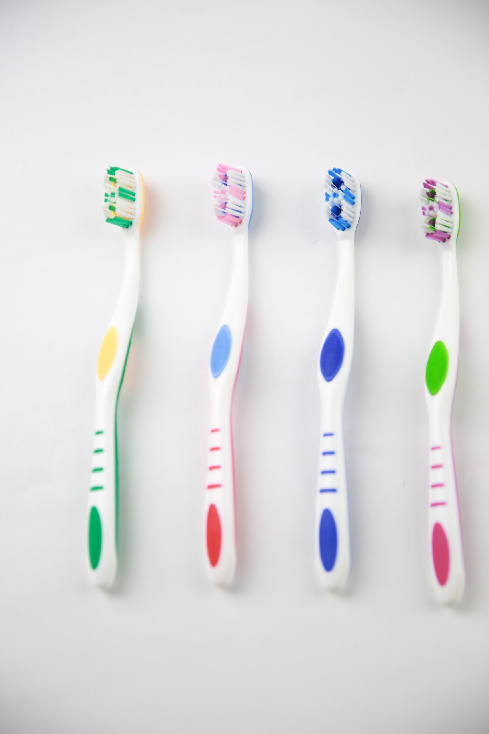 Adult toothbrush Model F8026