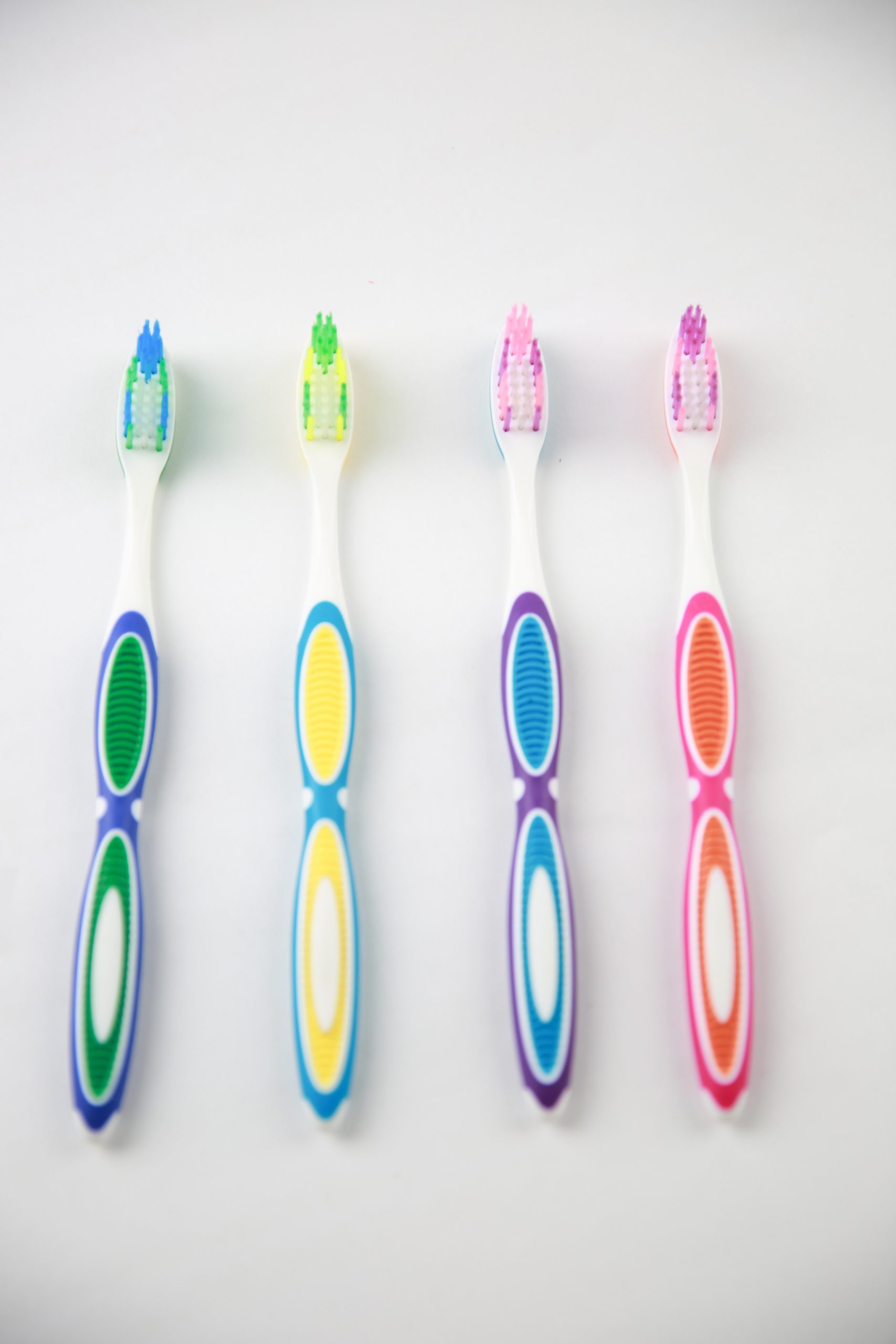 Adult toothbrush Model F8027