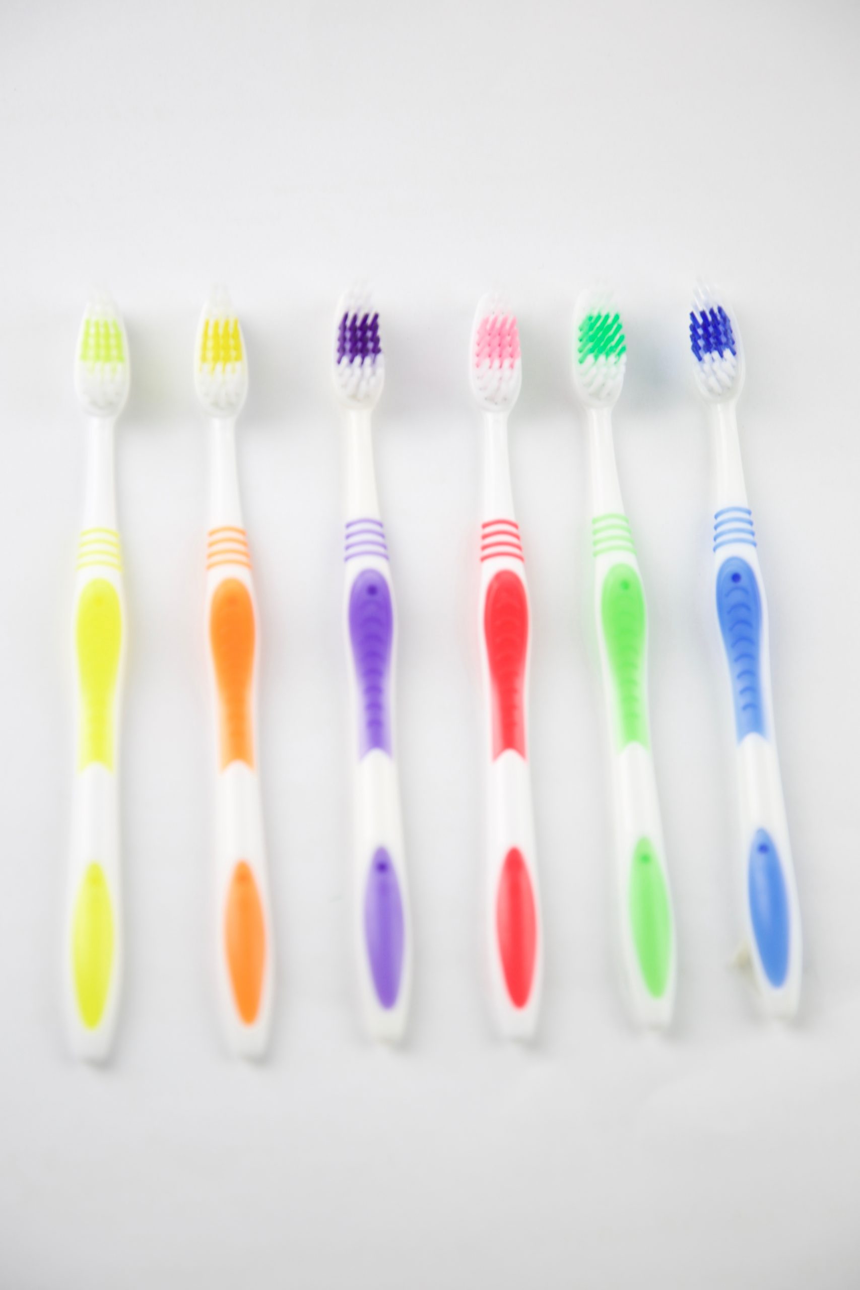 Adult toothbrush Model F8028