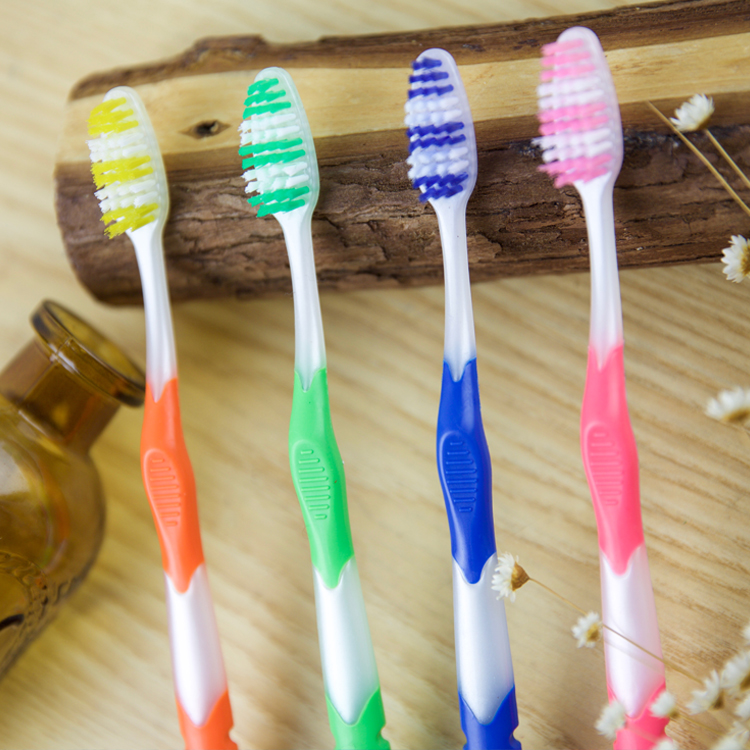 Adult toothbrush Model F8032