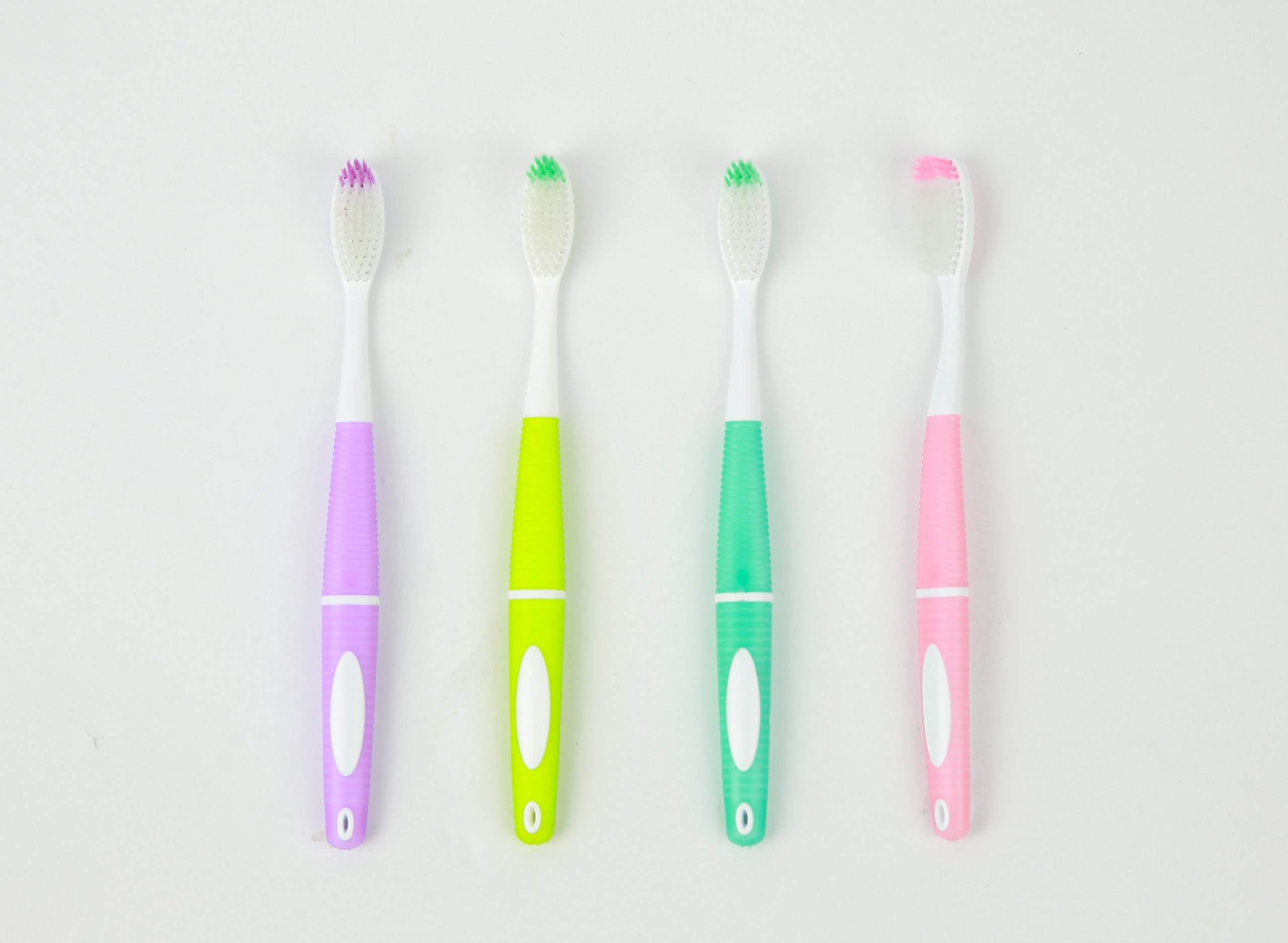 Adult toothbrush Model F935