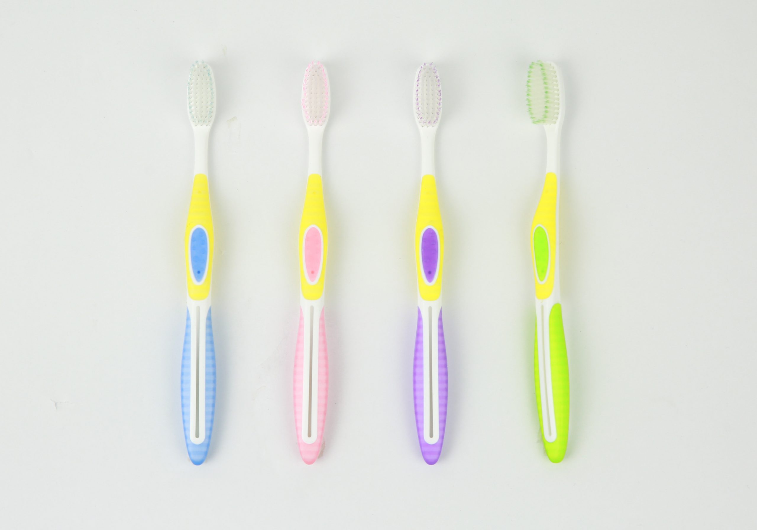 Adult toothbrush Model F962